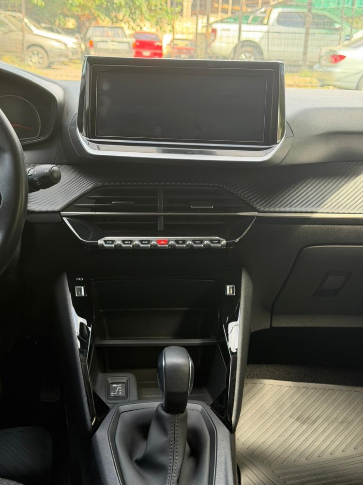 Peugeot 208 Allure — foto 9